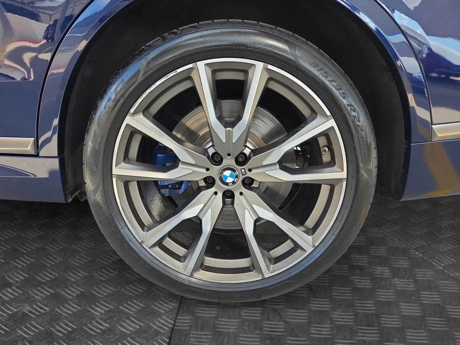 BMW X7 photo 14