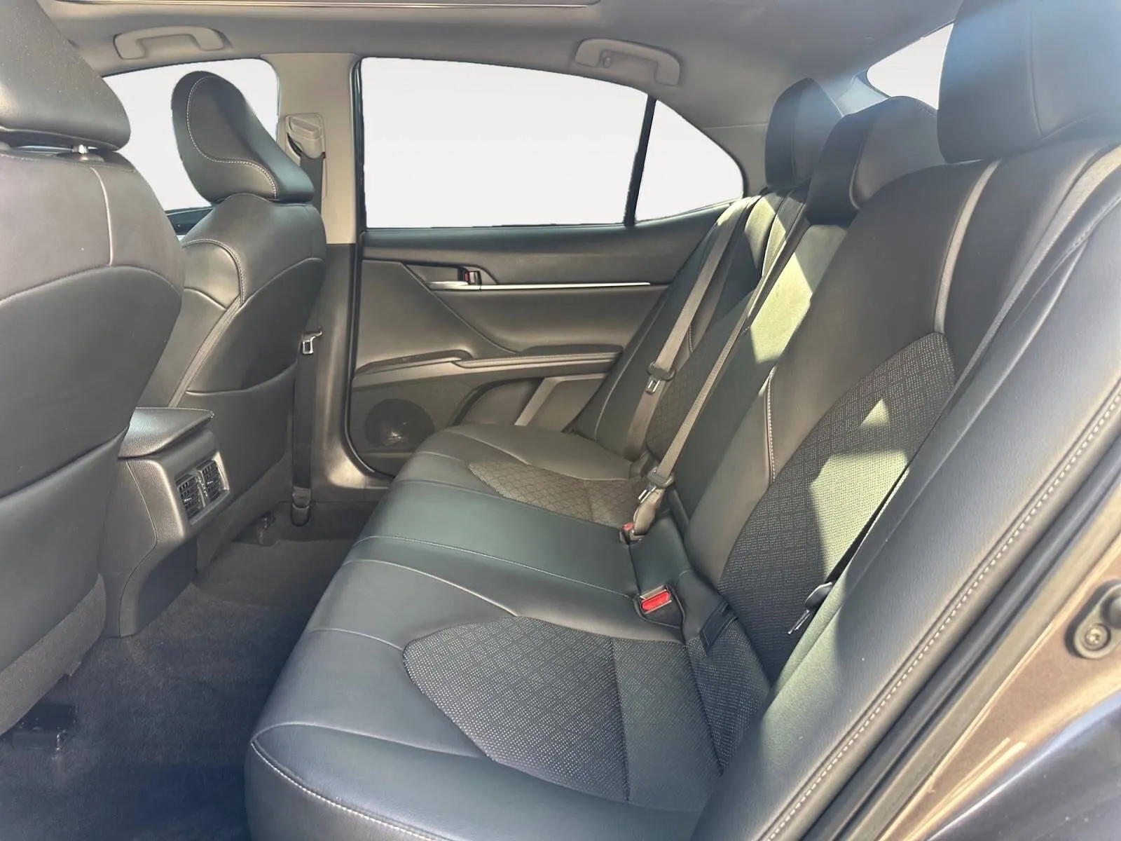 Toyota Camry photo 23