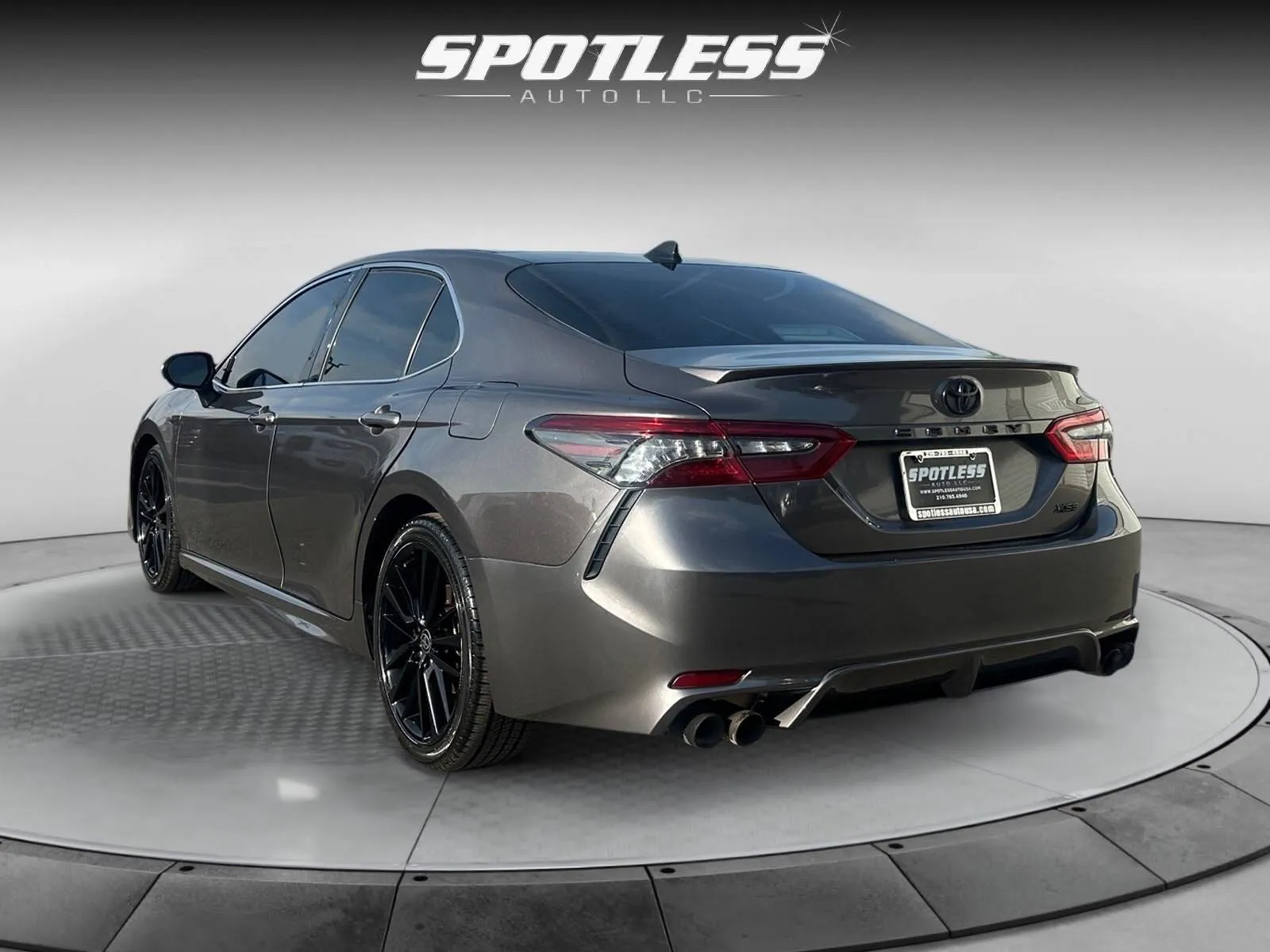 Toyota Camry photo 5