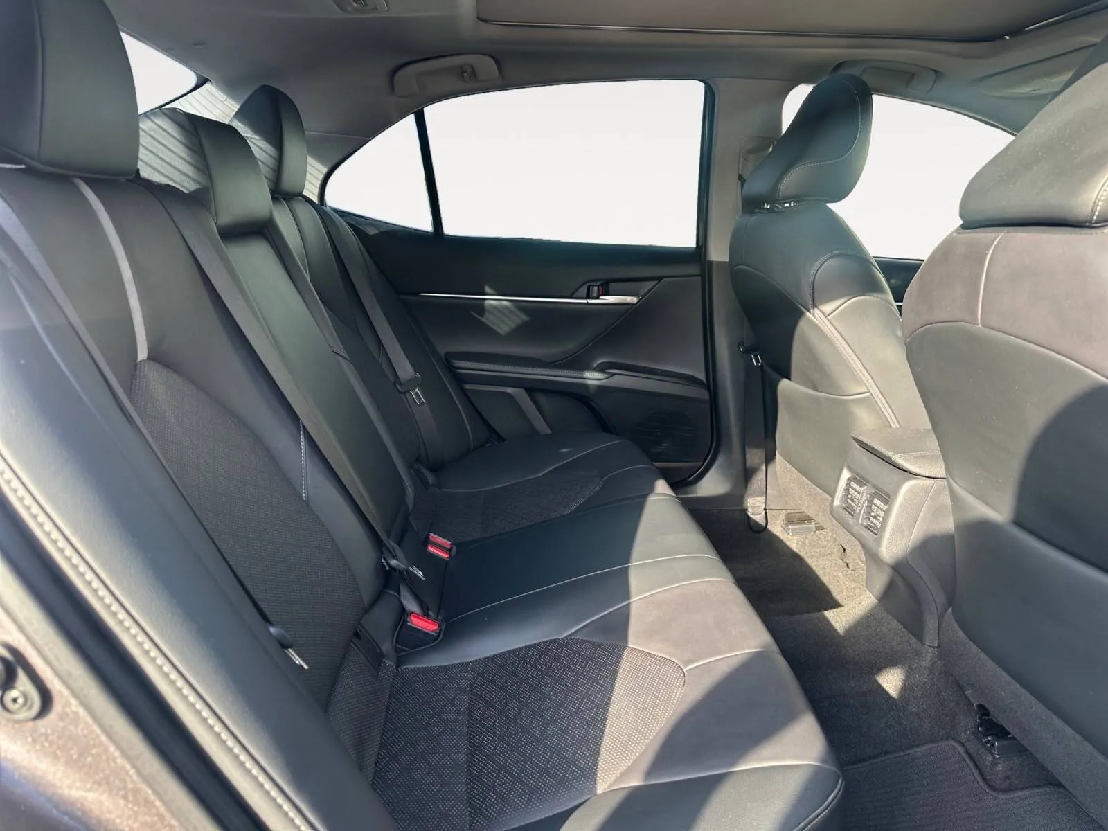 Toyota Camry photo 22