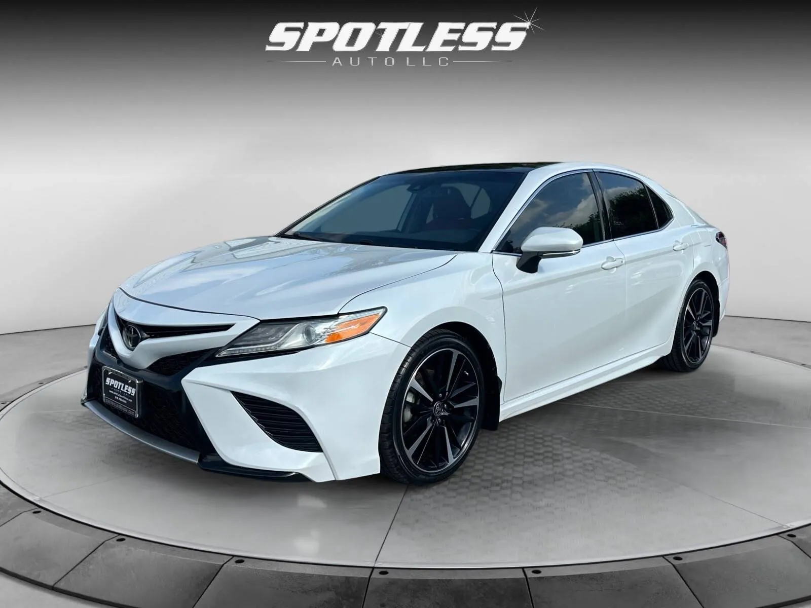 White 2020 Toyota Camry XSE for sale in San Antonio, TX