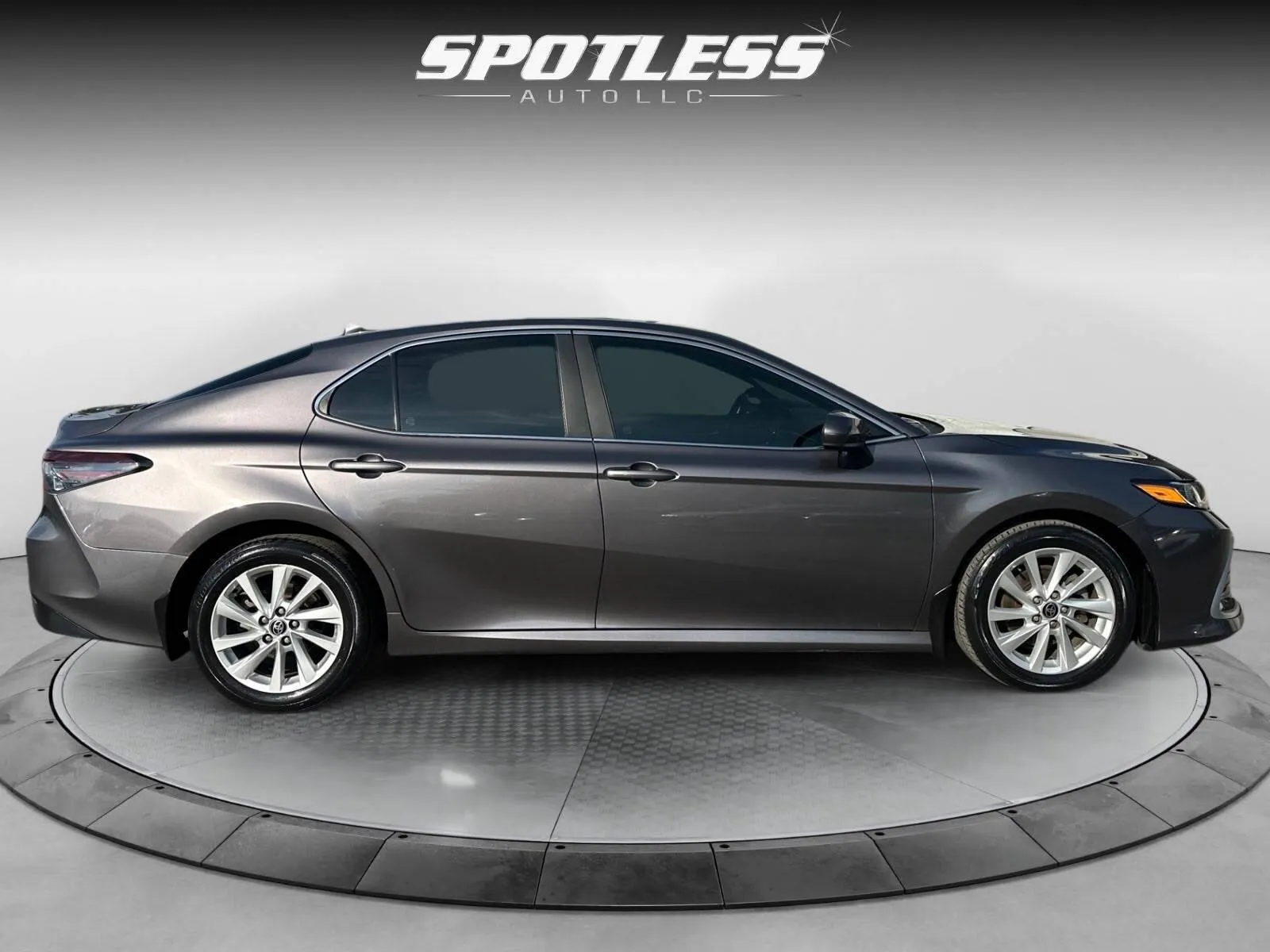 Toyota Camry photo 8