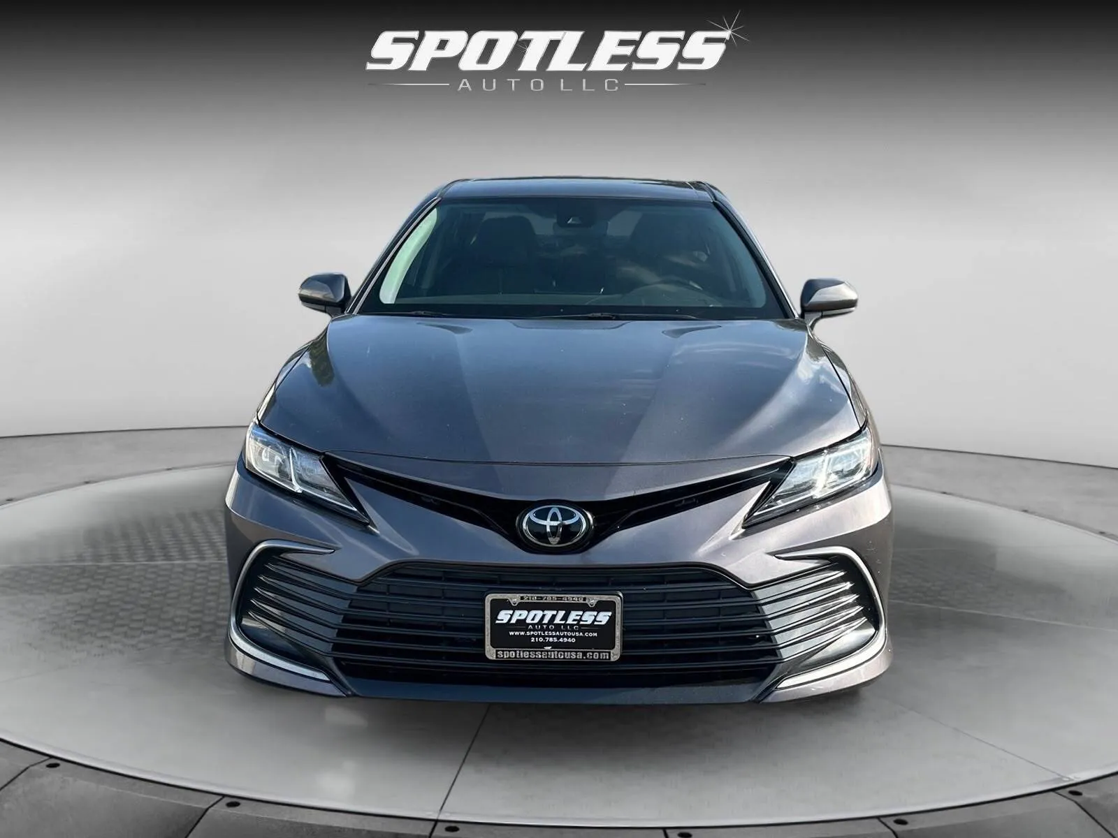 Toyota Camry photo 10