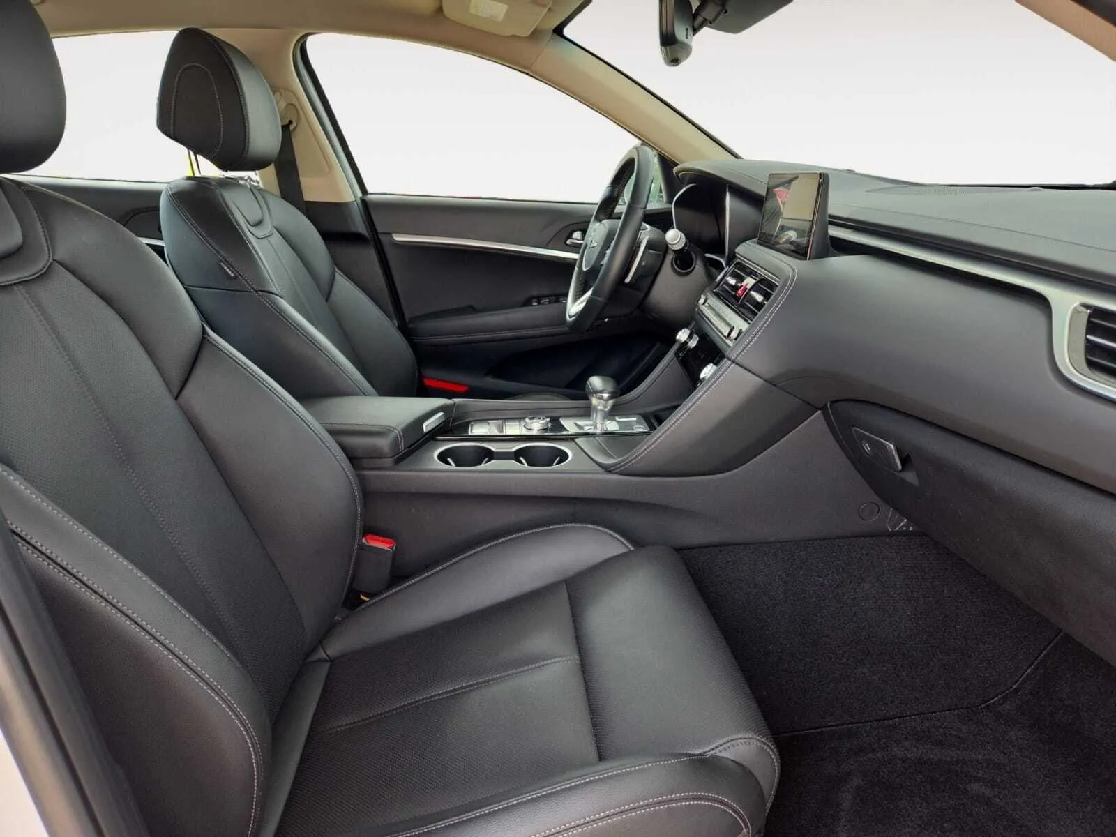 Genesis G70 photo 23