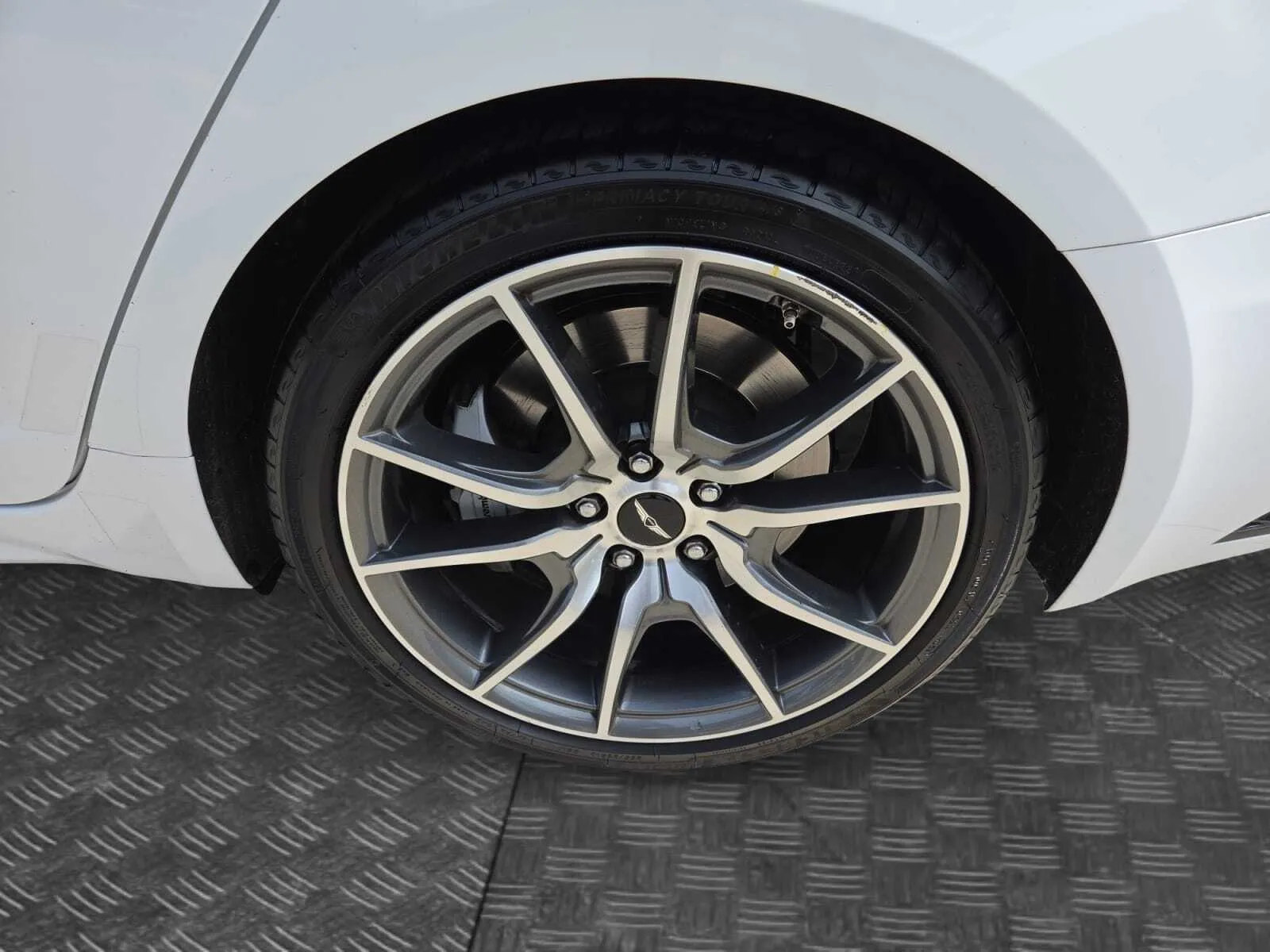 Genesis G70 photo 14