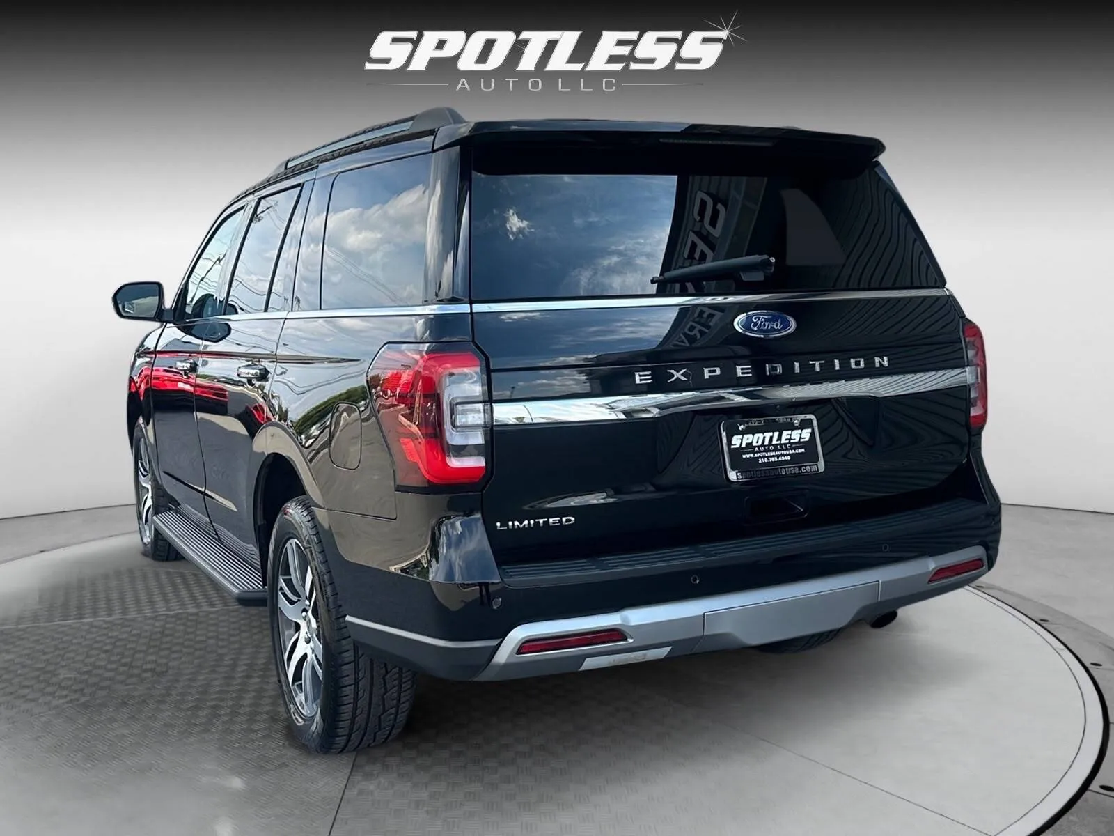 Ford Expedition photo 5