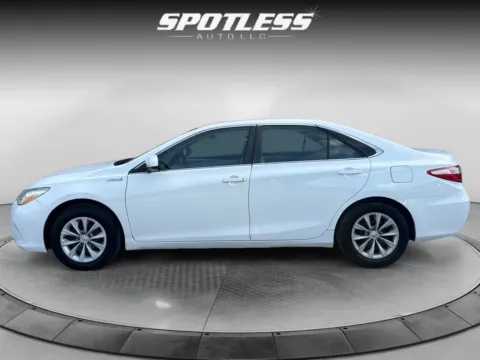 More photos of 2016 Toyota Camry Hybrid at Spotless Auto I-10, TX