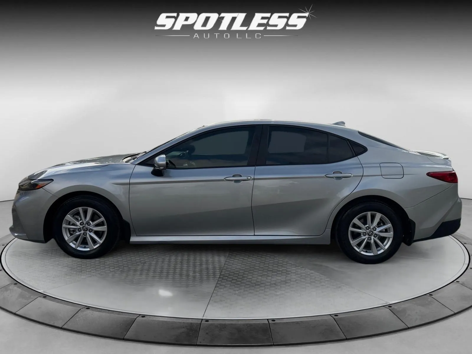 Toyota Camry photo 4