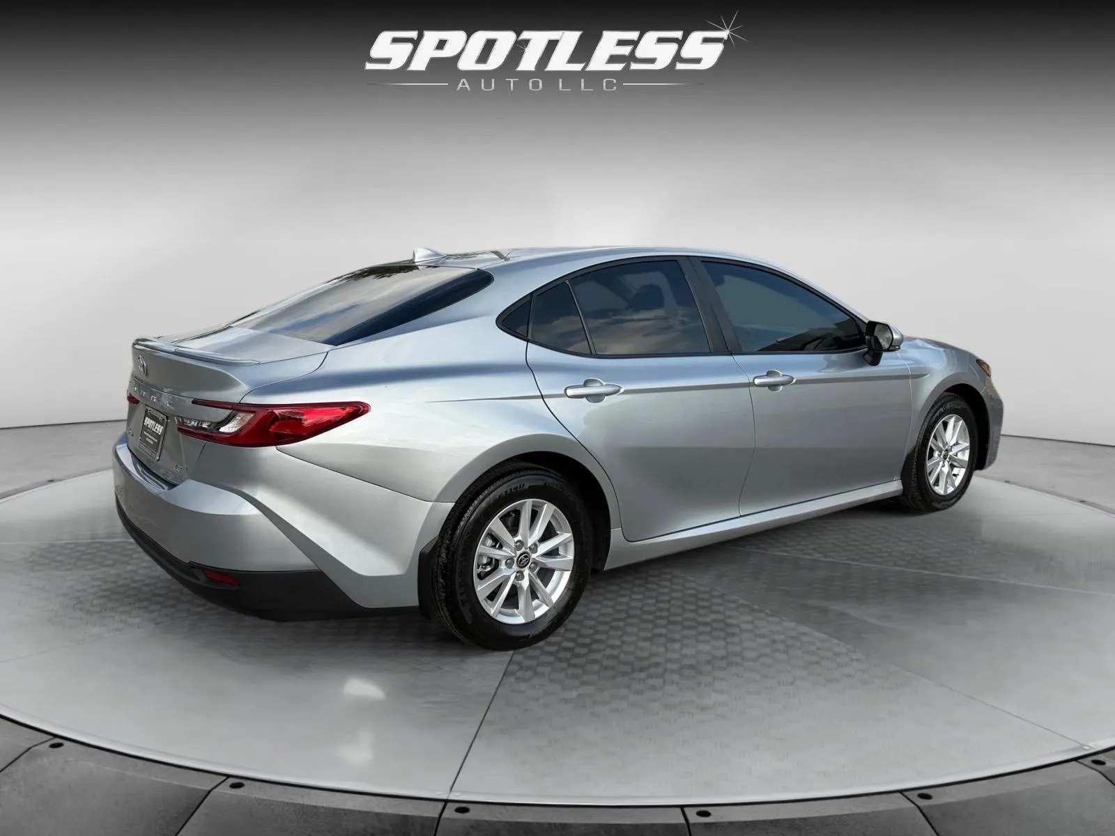 Toyota Camry photo 7