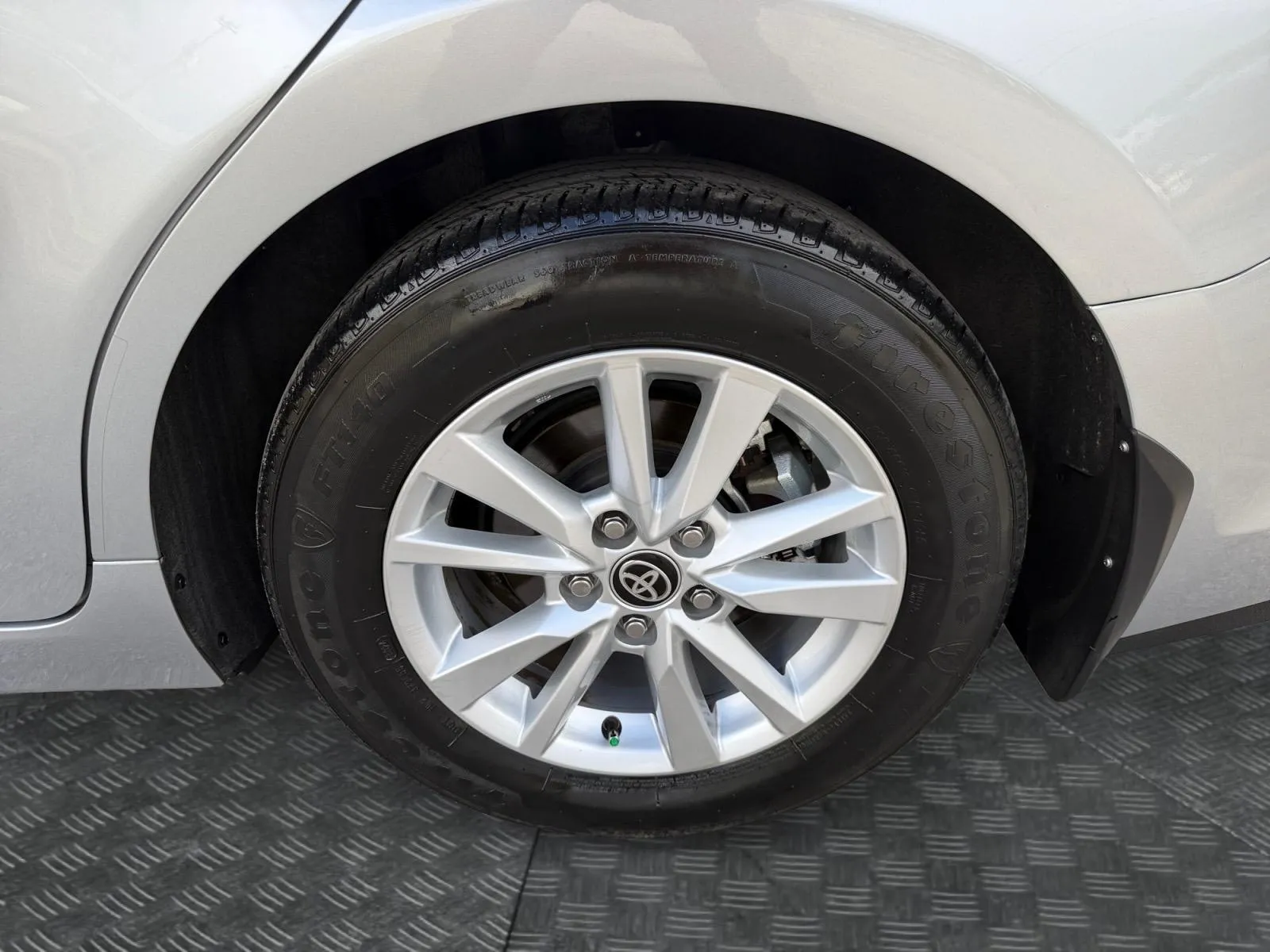 Toyota Camry photo 14