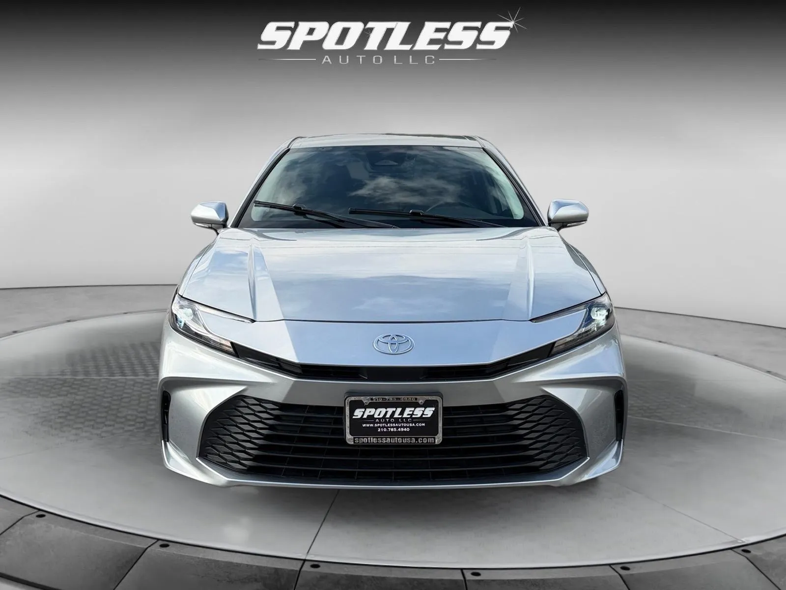 Toyota Camry photo 10