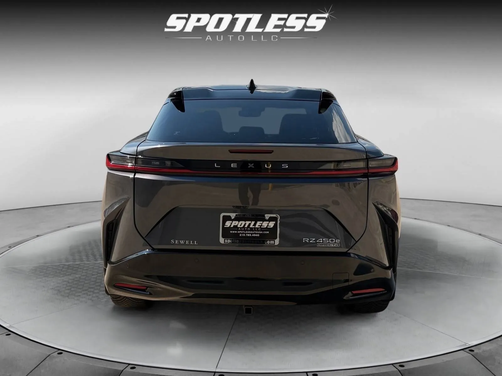 Lexus RZ photo 6