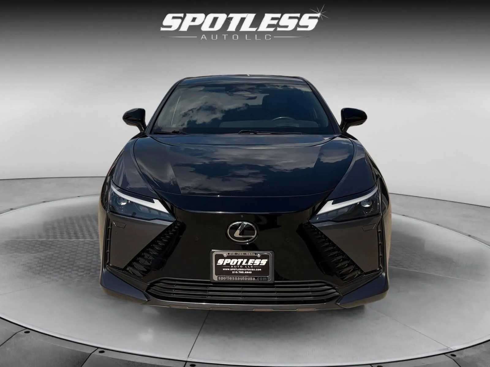 Lexus RZ photo 10