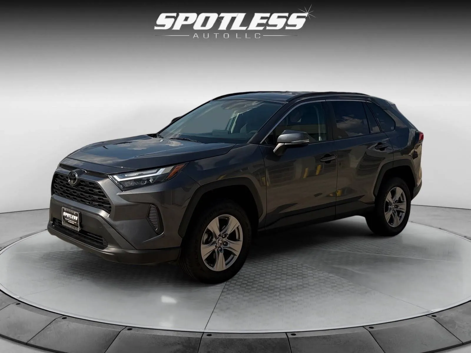 Gray 2022 Toyota RAV4 XLE for sale in San Antonio, TX