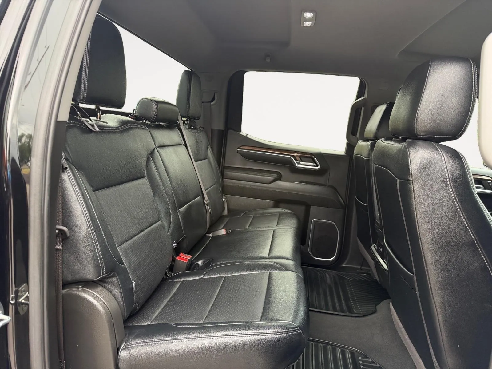 Chevrolet Silverado photo 22