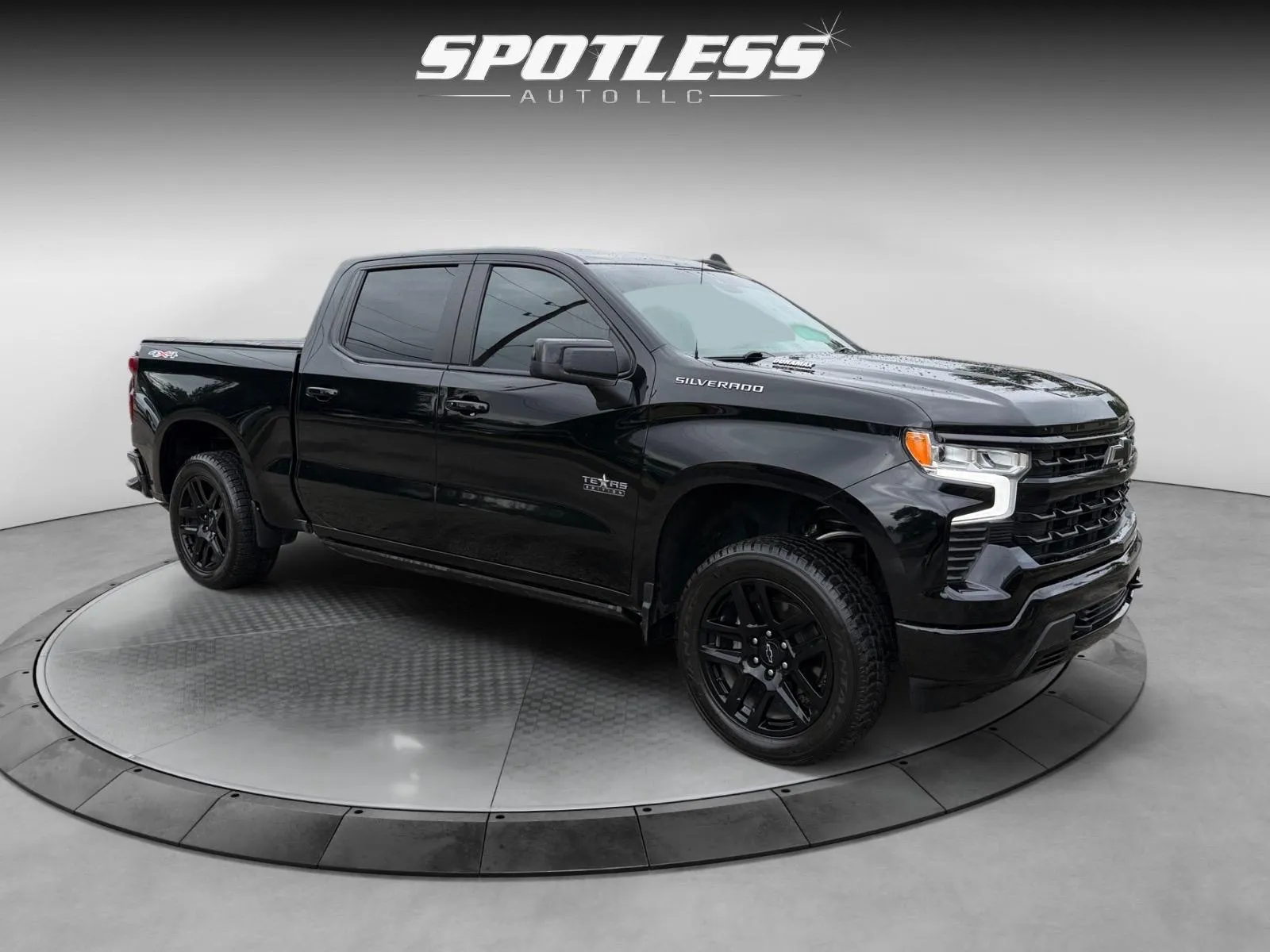 Chevrolet Silverado photo 11
