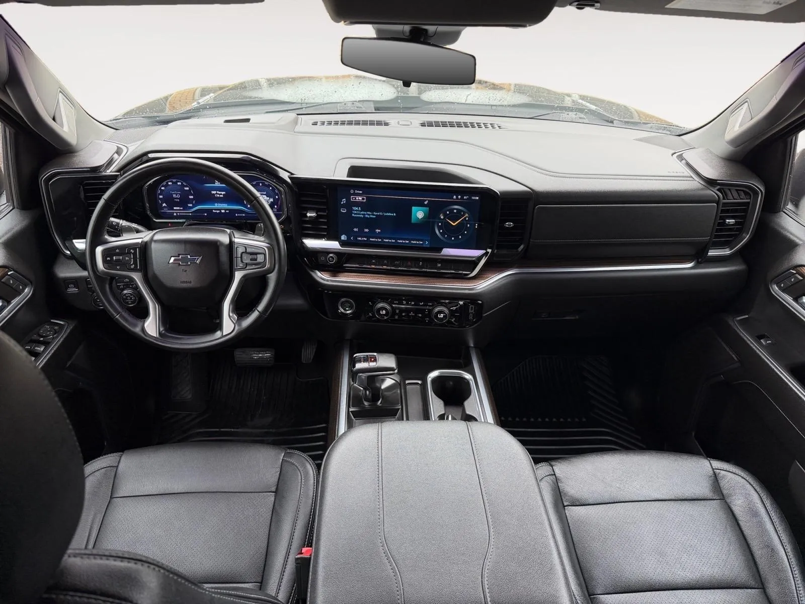 Chevrolet Silverado photo 19