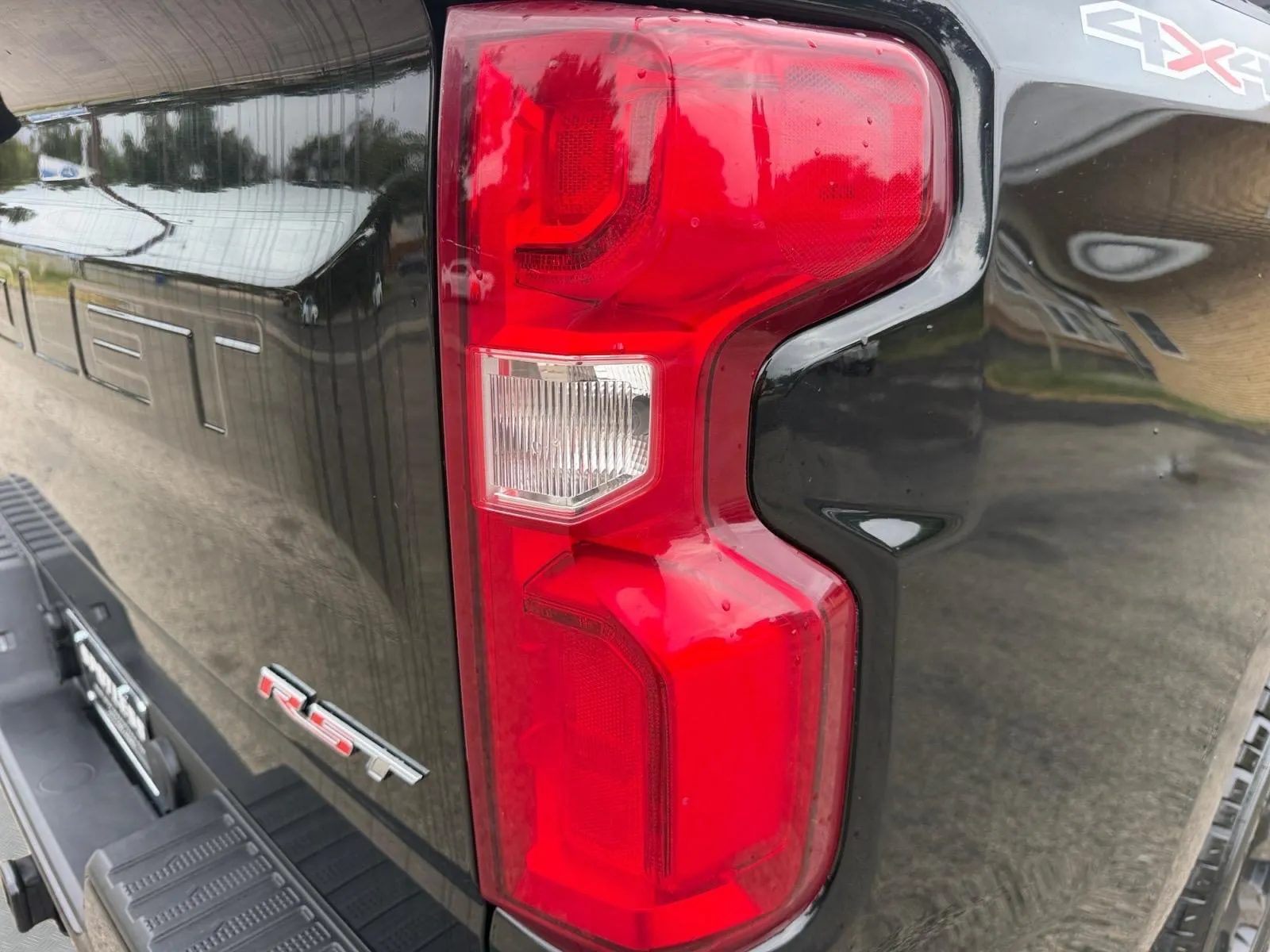 Chevrolet Silverado photo 13