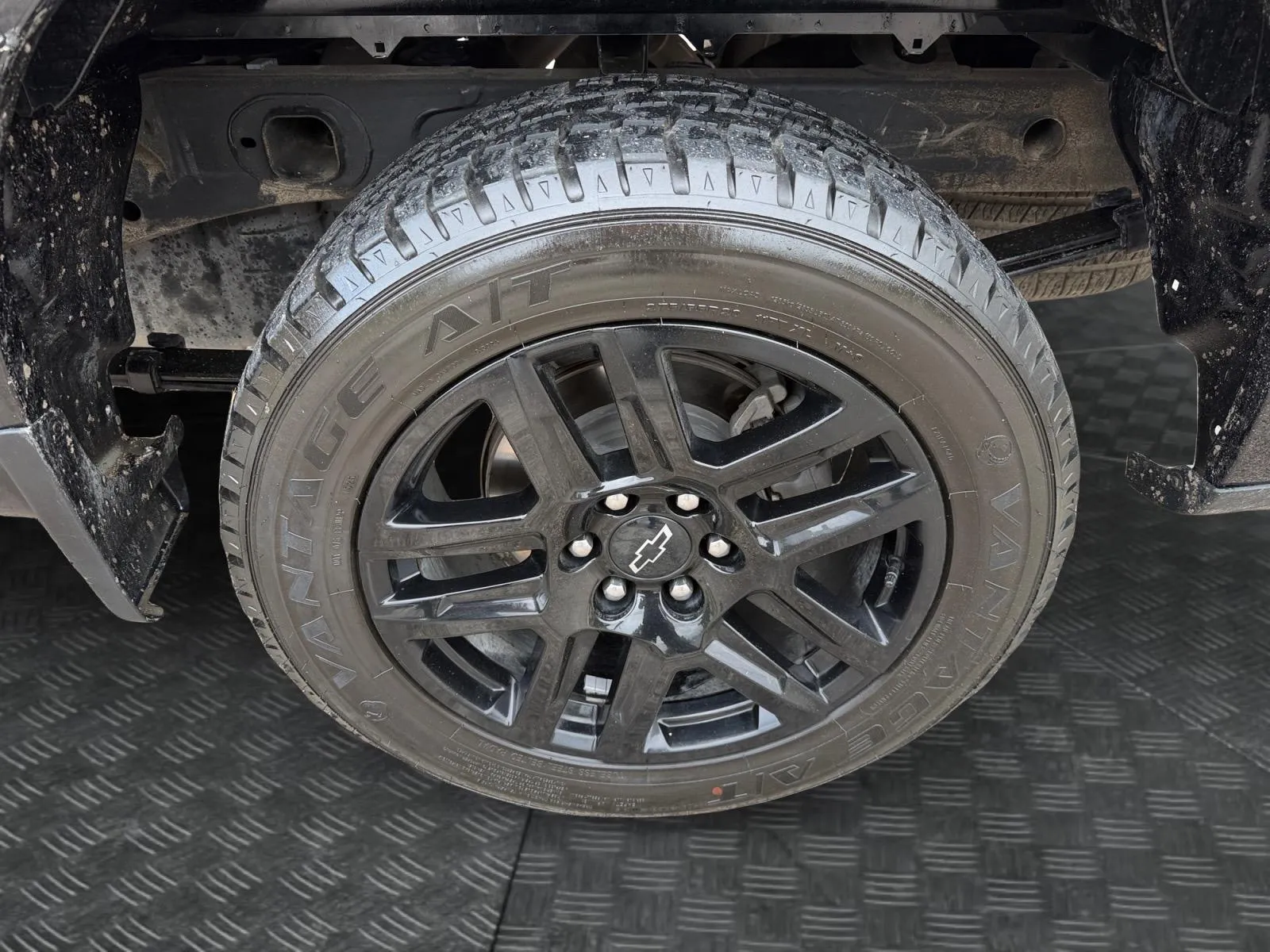 Chevrolet Silverado photo 14