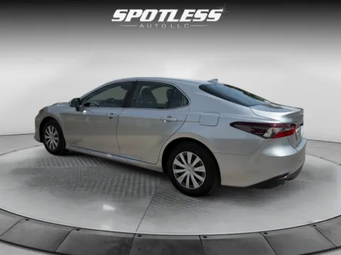More photos of 2023 Toyota Camry Hybrid LE at Spotless Auto I-10, TX