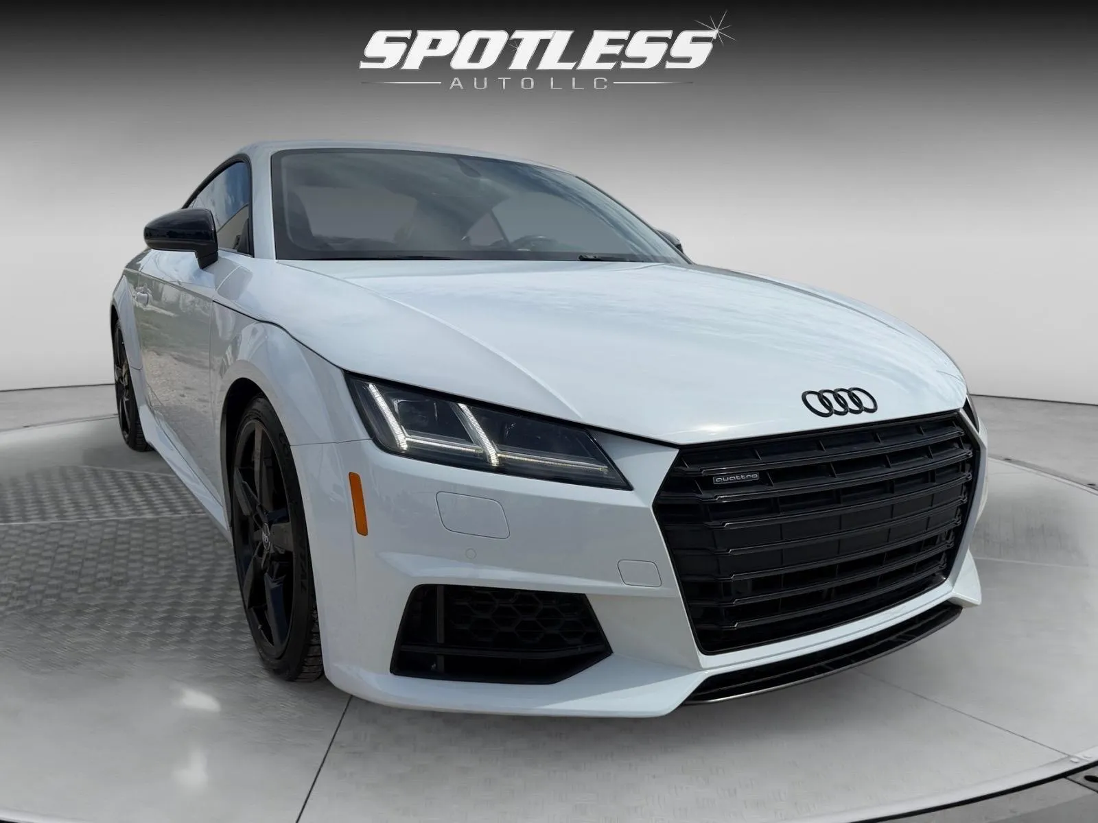 Audi TT photo 11