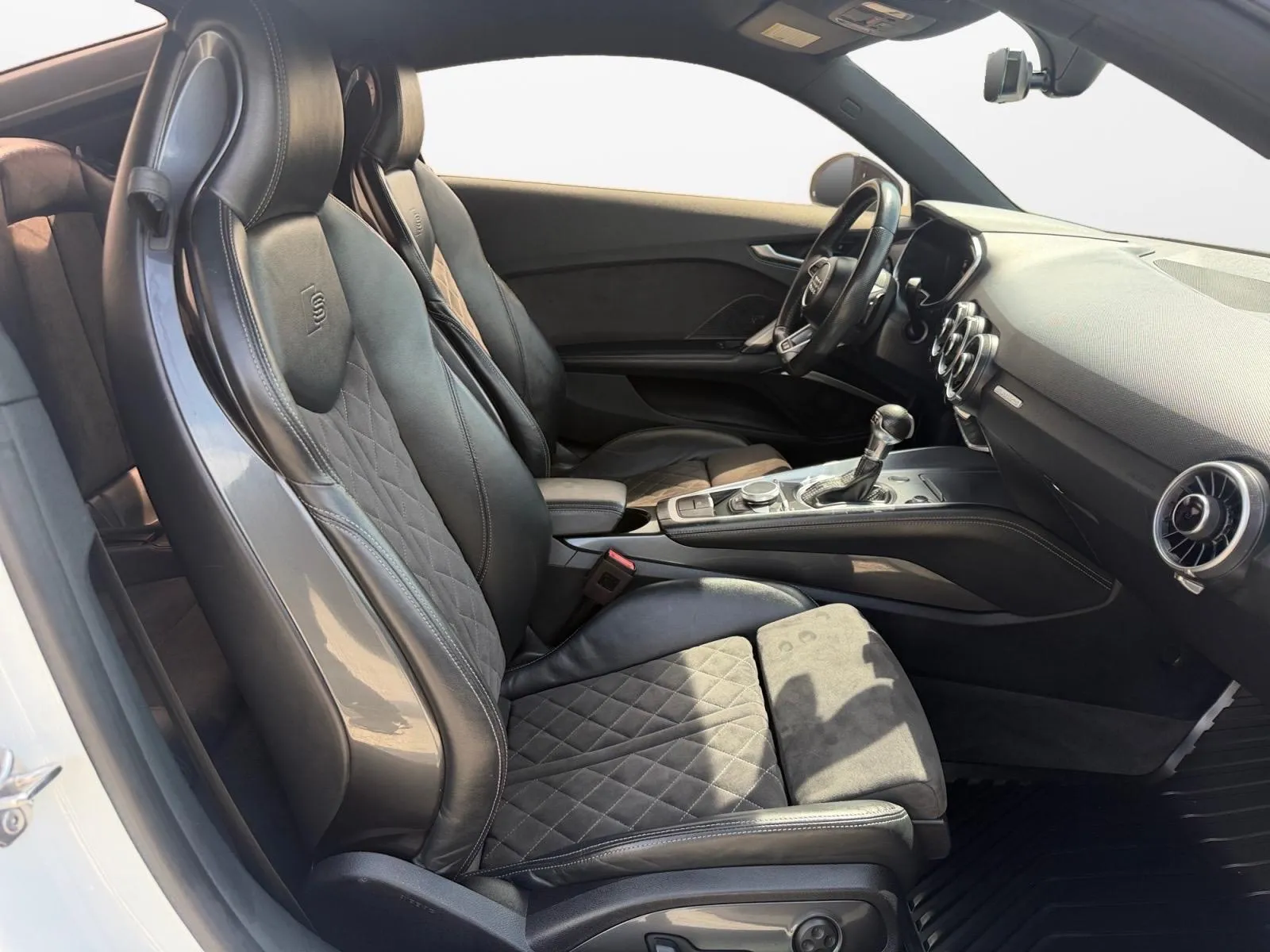 Audi TT photo 24