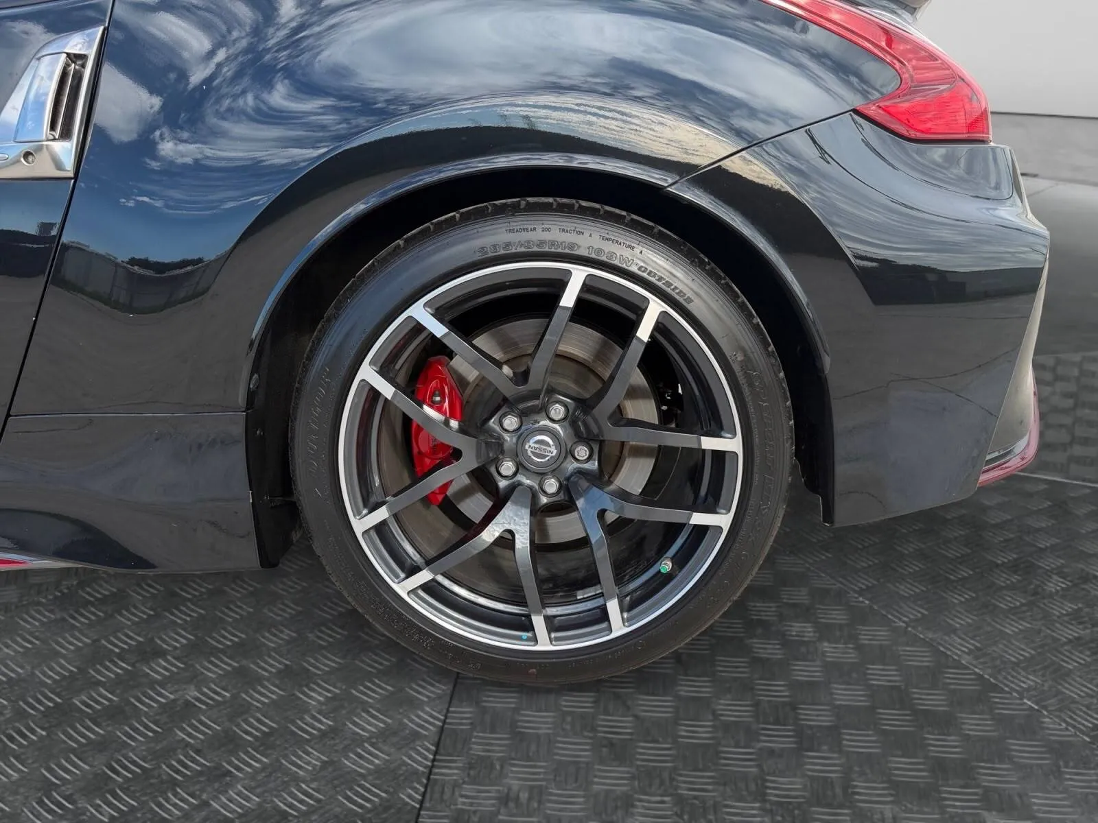 Nissan 370Z photo 14