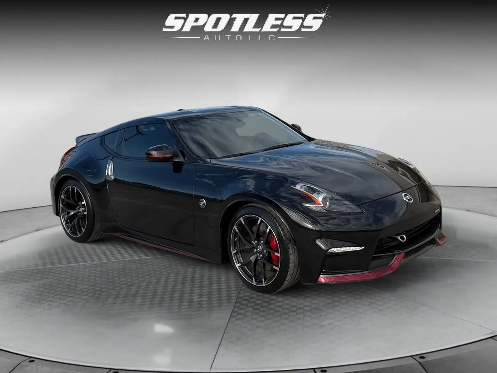 Nissan 370Z photo 11