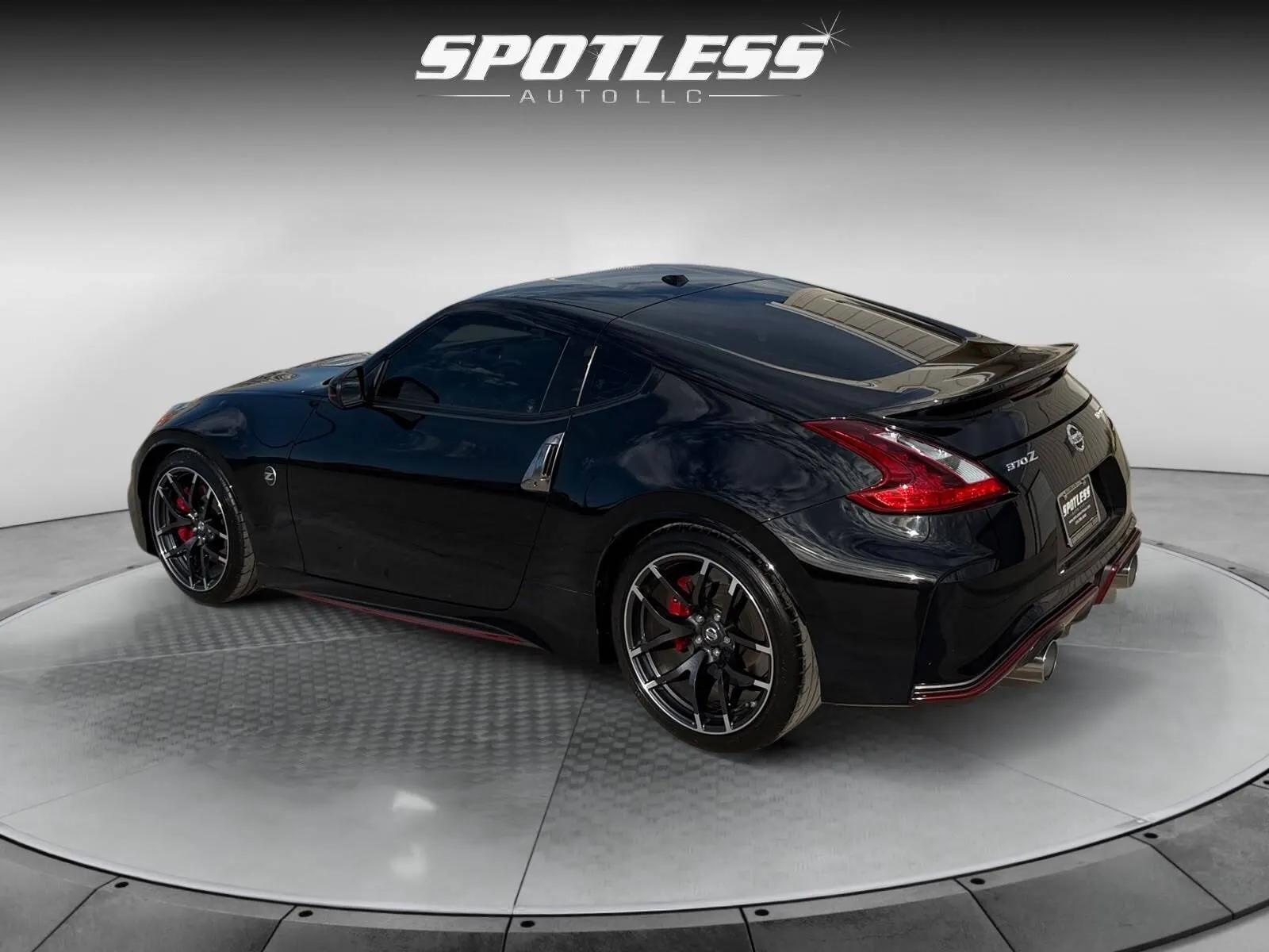 Nissan 370Z photo 5