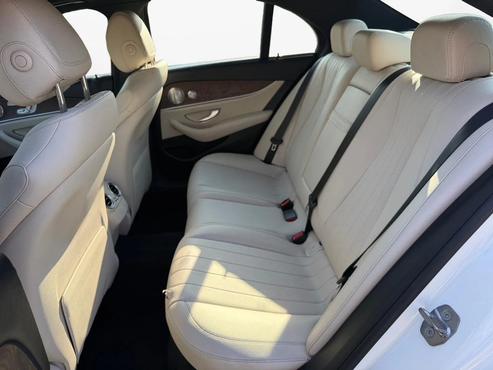 Mercedes-Benz E-Class photo 22