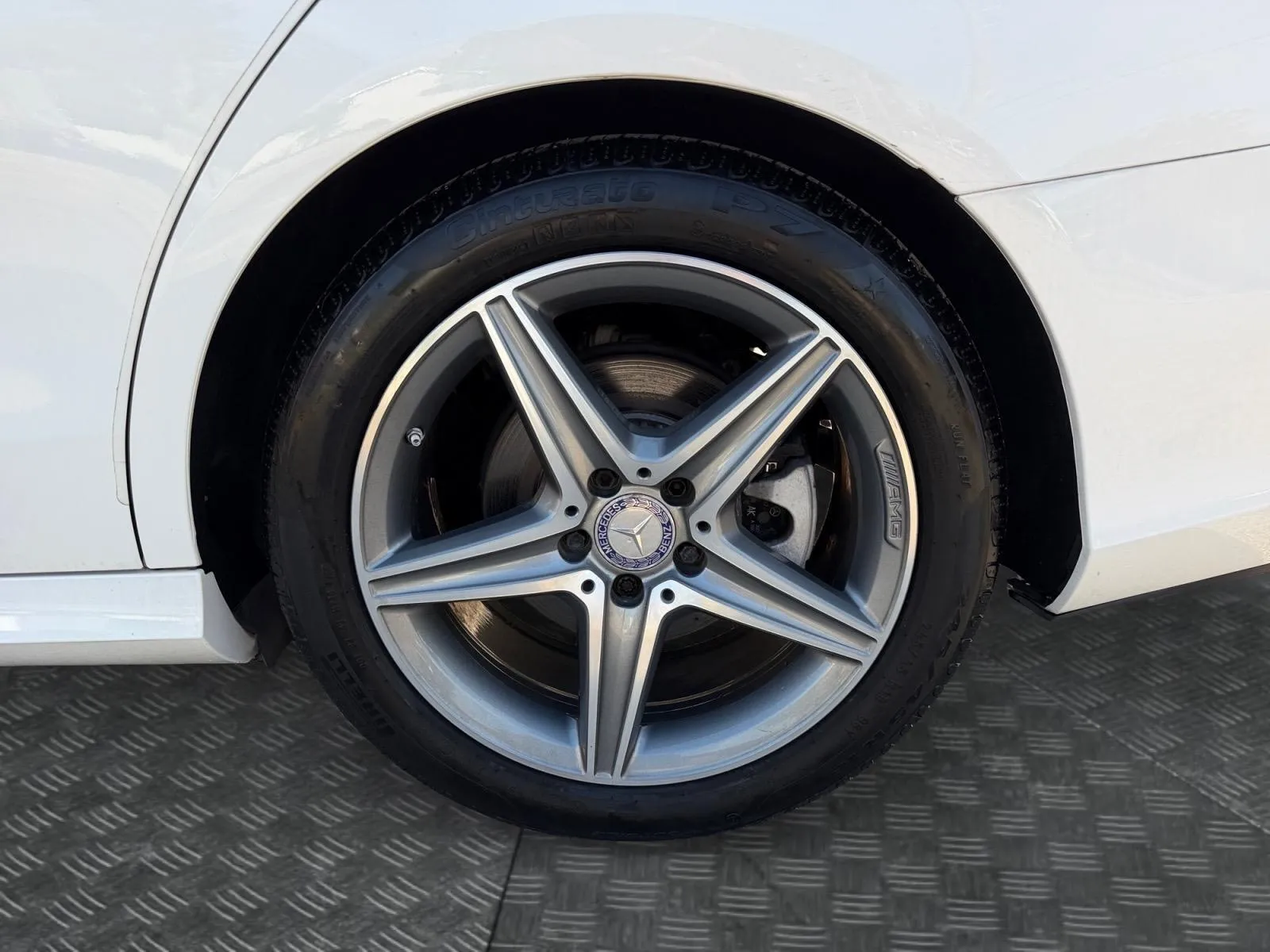 Mercedes-Benz E-Class photo 15