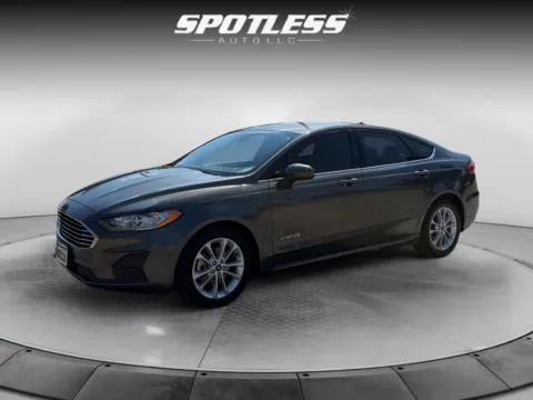 Gray 2019 Ford Fusion Hybrid SE for sale in San Antonio, TX