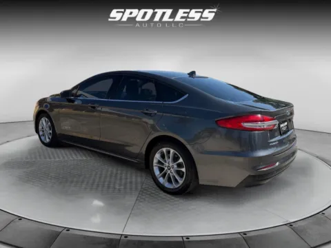 More photos of 2019 Ford Fusion Hybrid SE at Spotless Auto I-10, TX