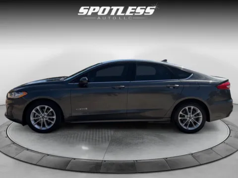 More photos of 2019 Ford Fusion Hybrid SE at Spotless Auto I-10, TX