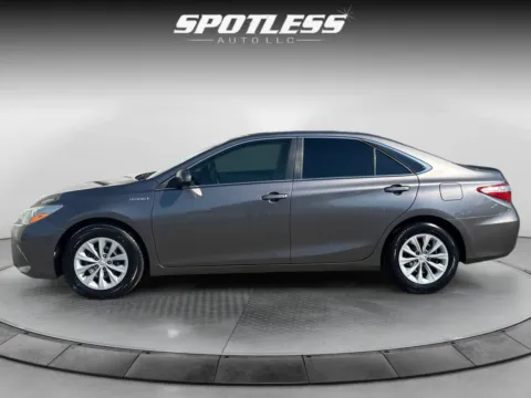 More photos of 2015 Toyota Camry Hybrid LE at Spotless Auto I-10, TX