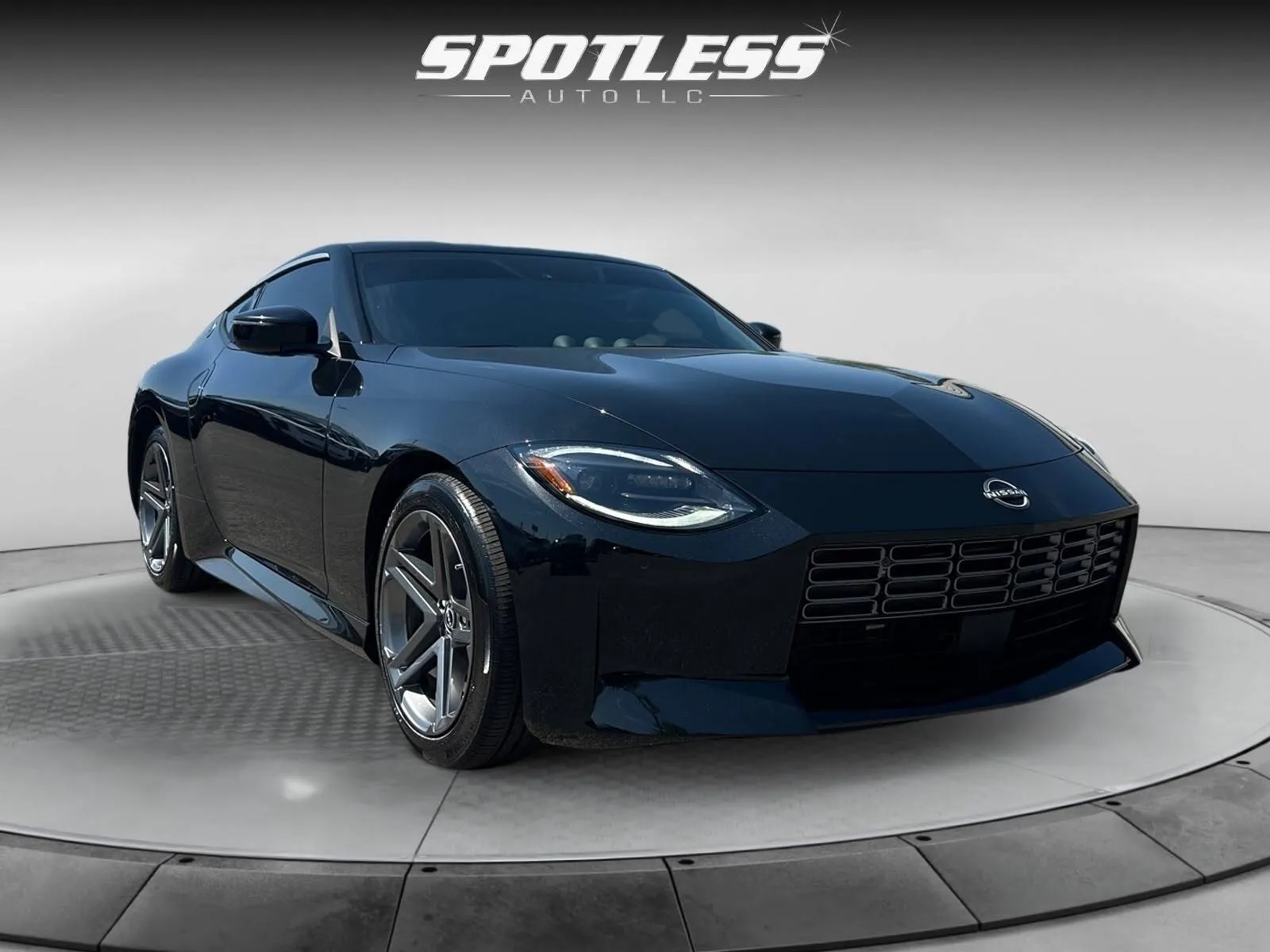 Nissan Z photo 9