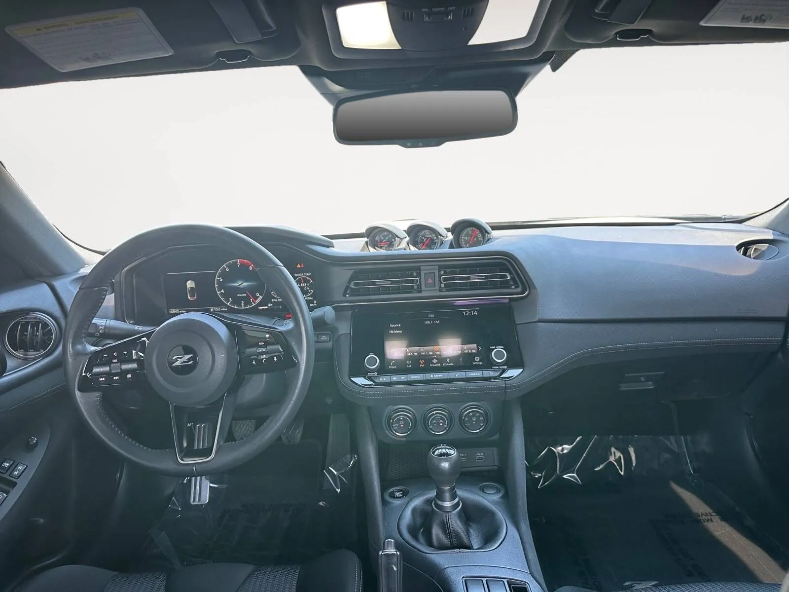 Nissan Z photo 20