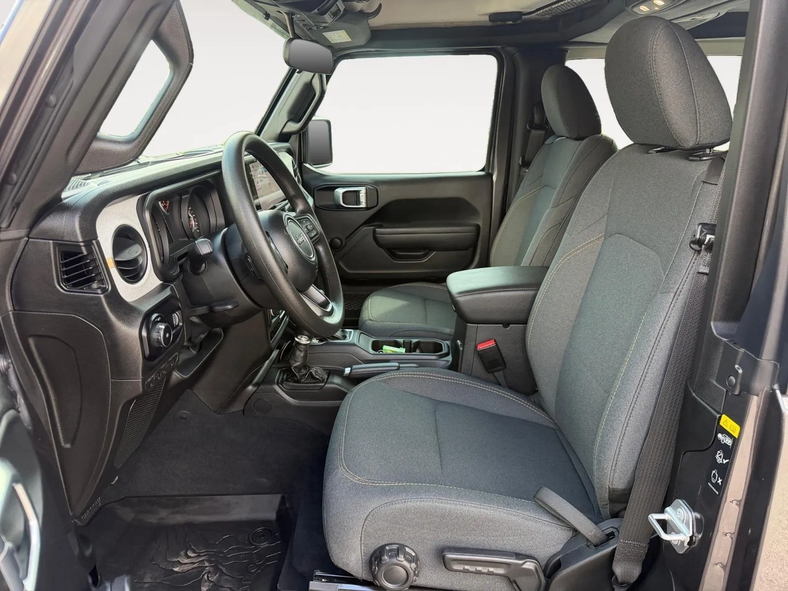 Jeep Wrangler photo 19