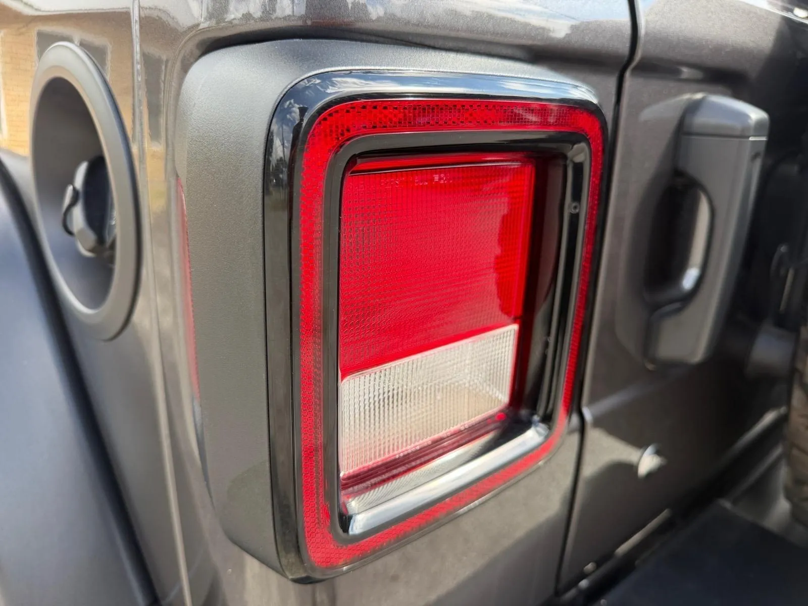 Jeep Wrangler photo 13