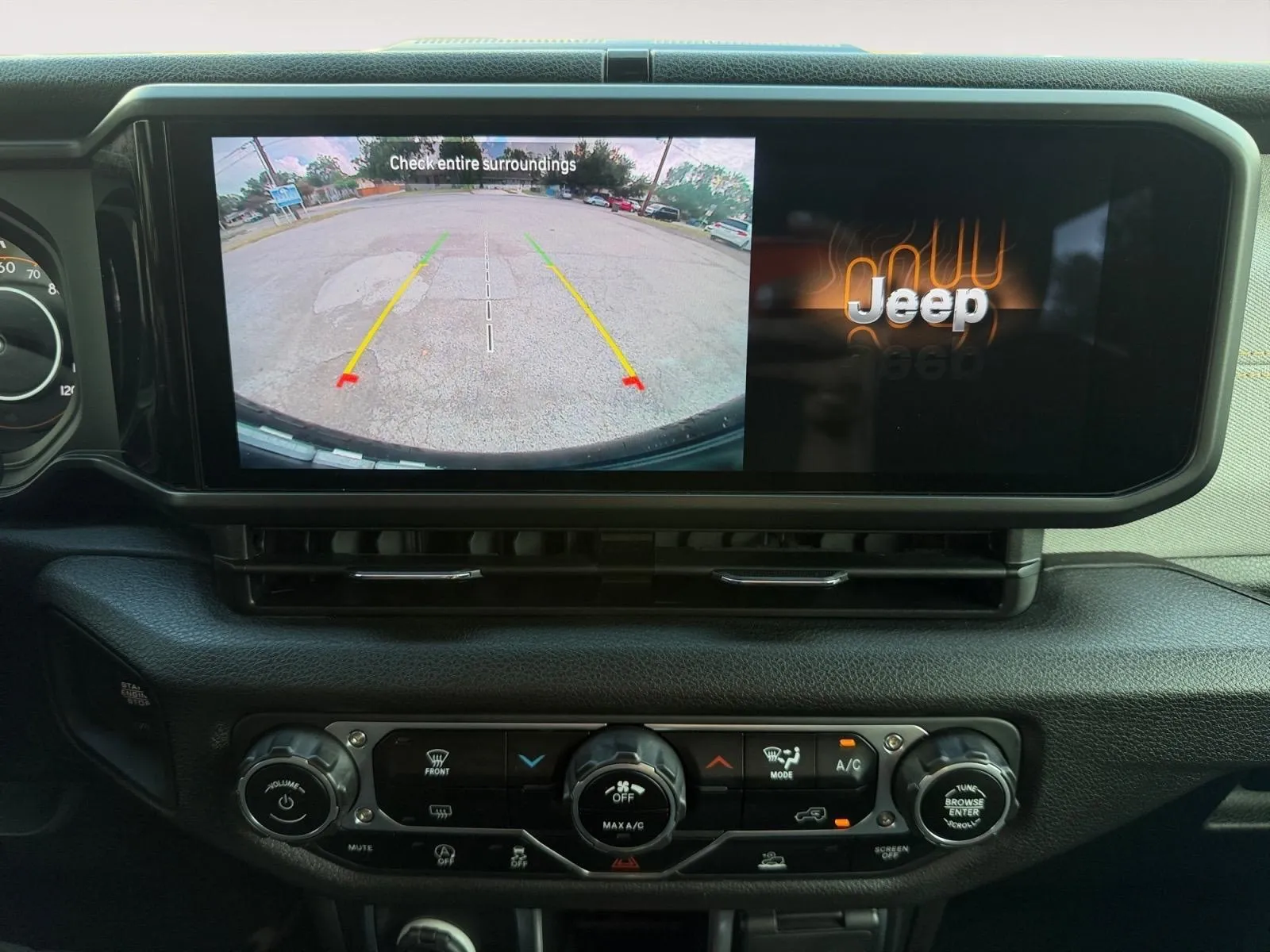 Jeep Wrangler photo 26