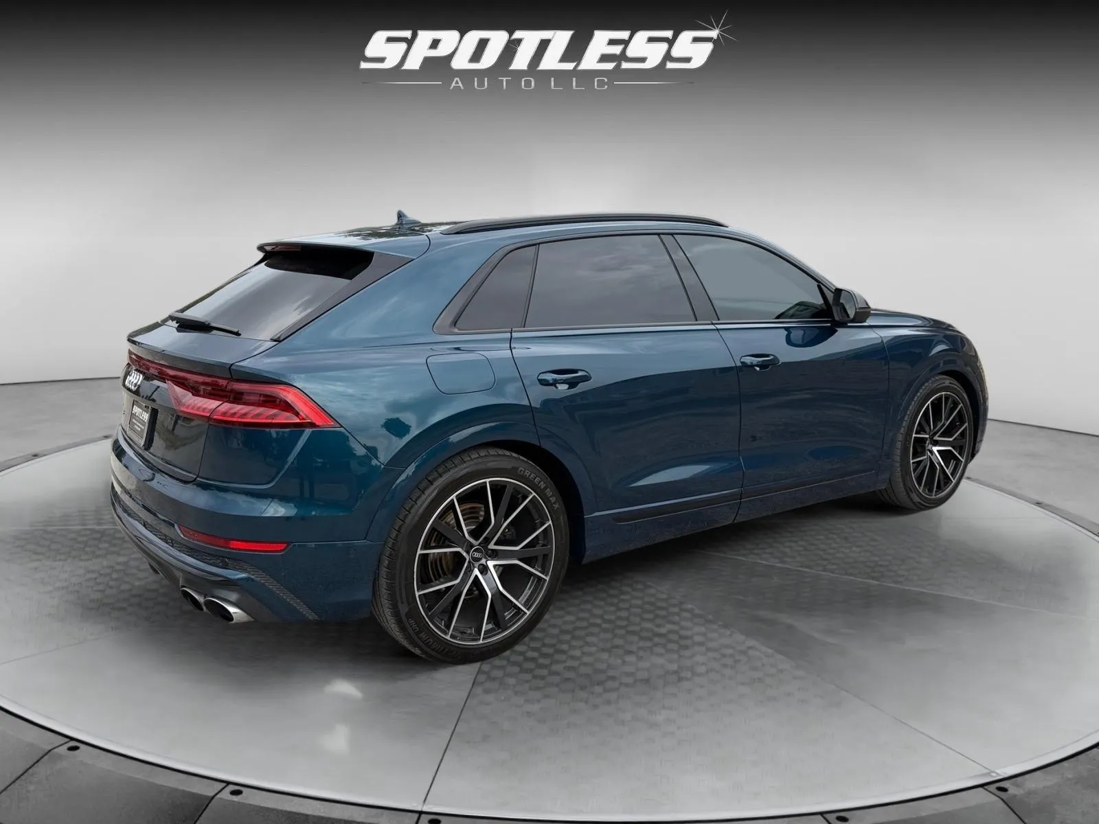 Audi SQ8 photo 7