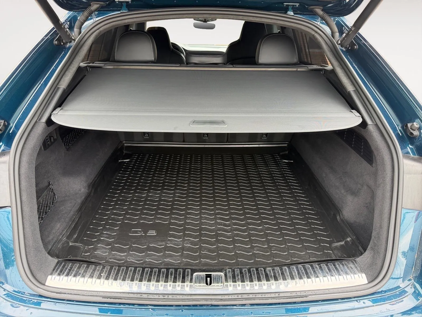 Audi SQ8 photo 28
