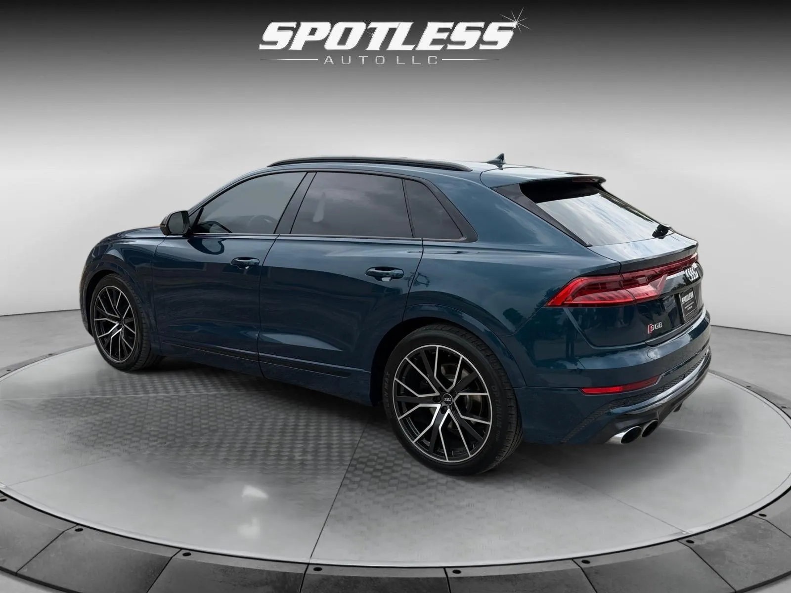 Audi SQ8 photo 5