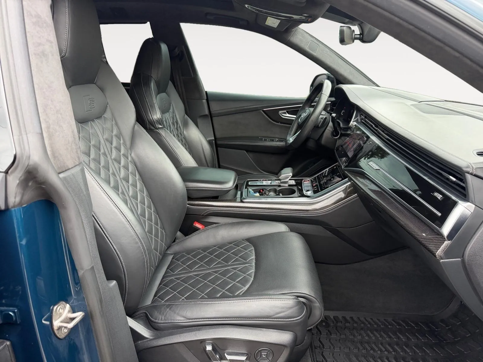 Audi SQ8 photo 22
