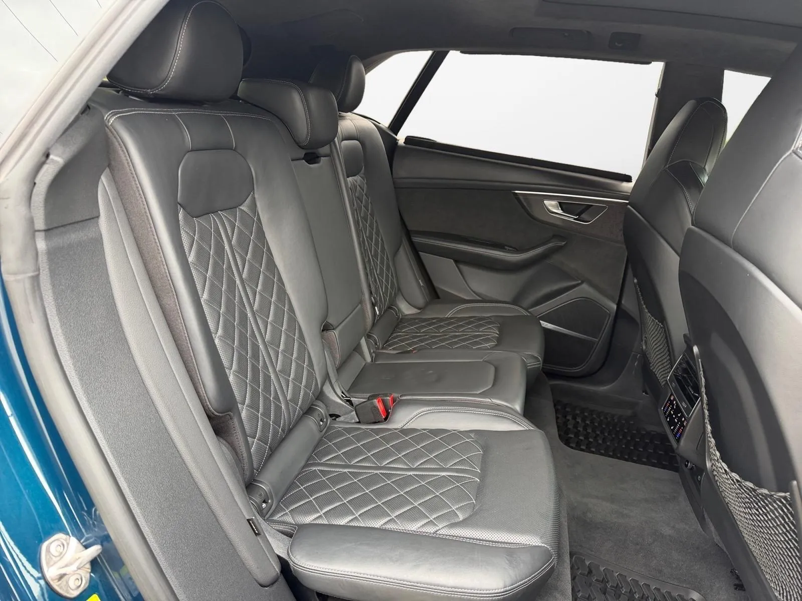 Audi SQ8 photo 24