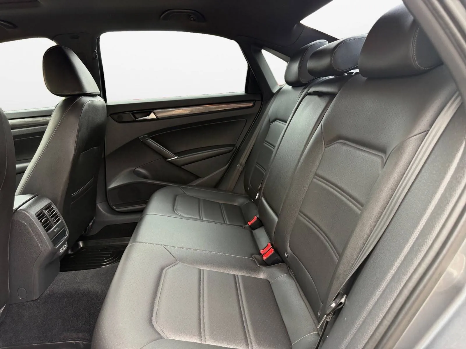 Volkswagen Passat photo 22