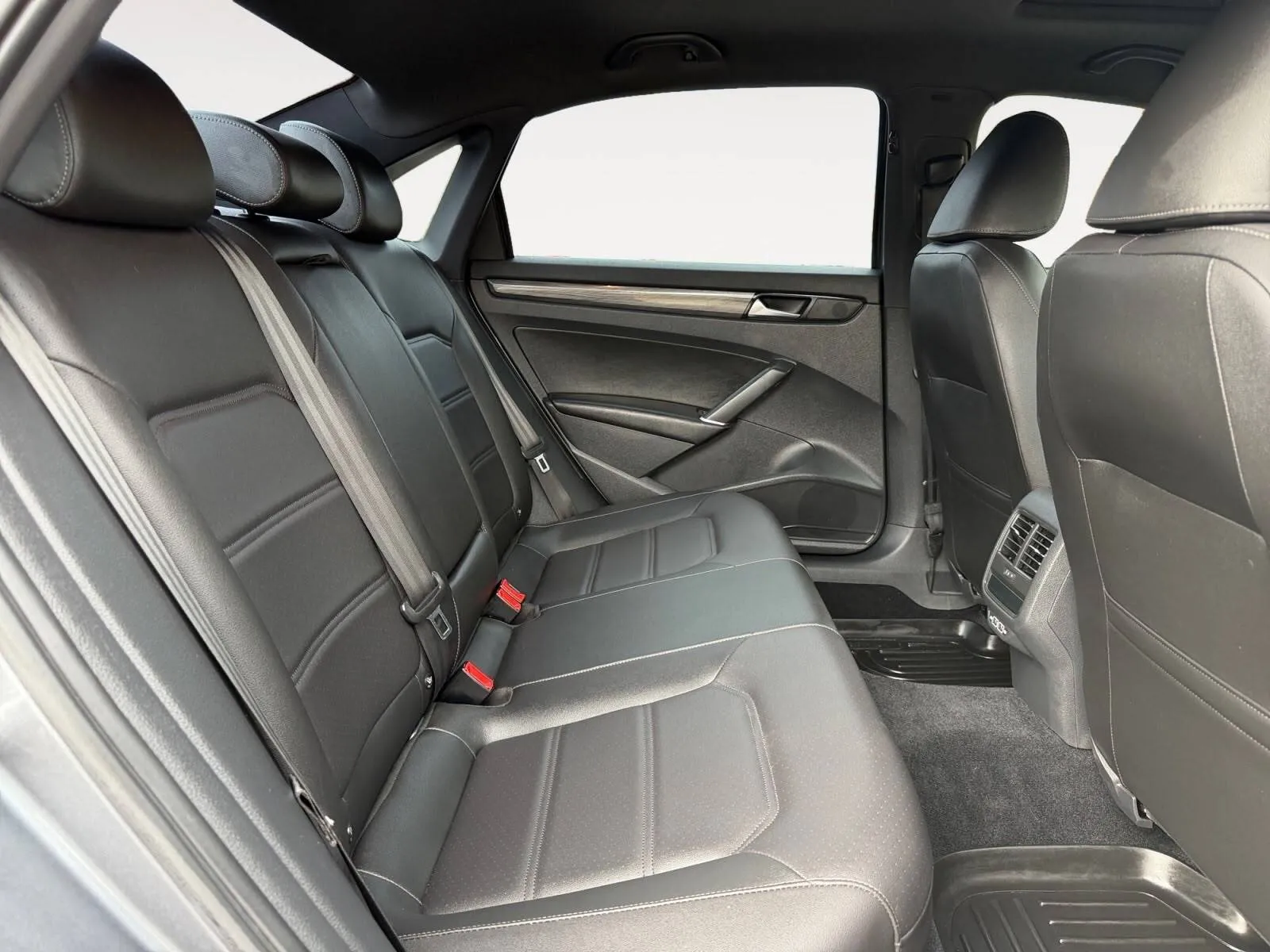 Volkswagen Passat photo 24