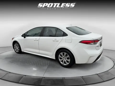 More photos of 2022 Toyota Corolla LE at Spotless Auto I-10, TX