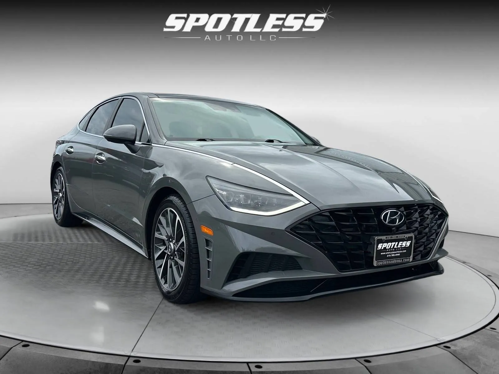 Hyundai Sonata photo 9