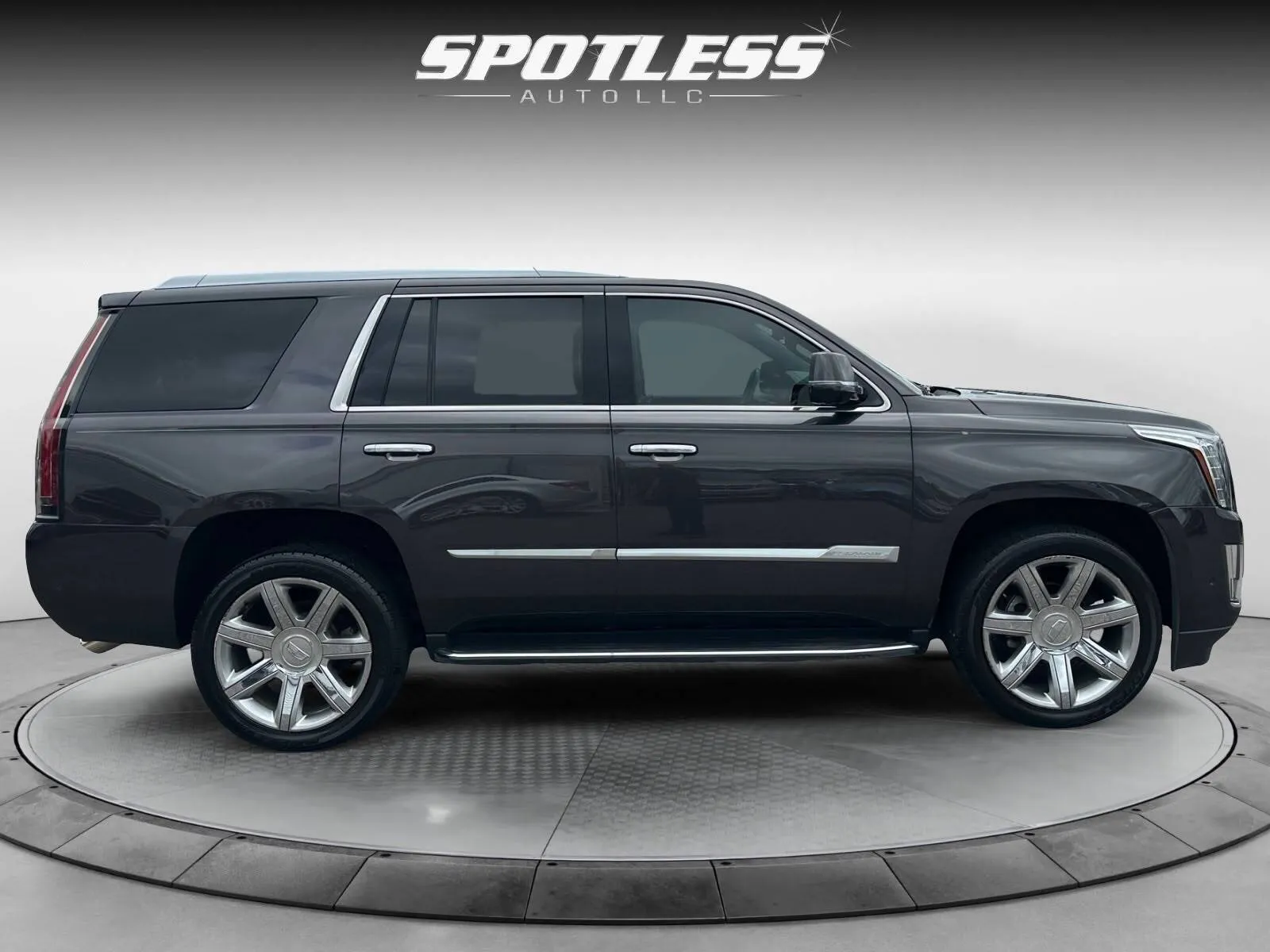 Cadillac Escalade photo 8